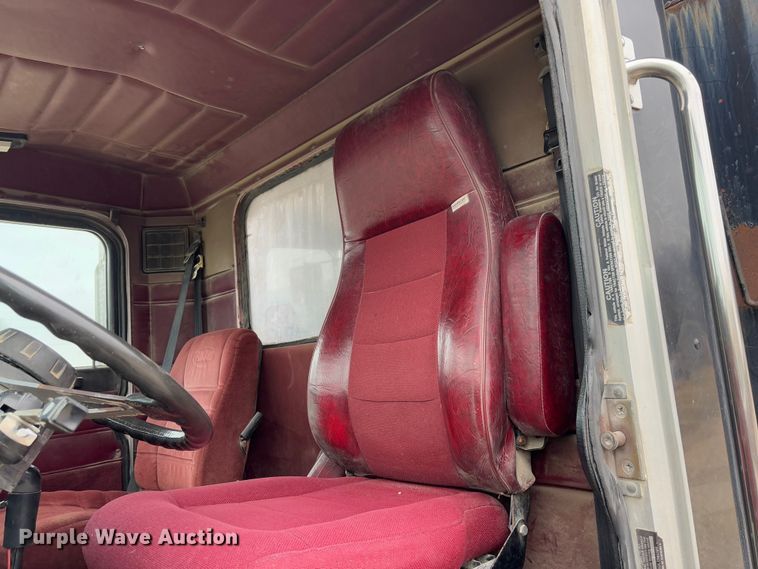 image for item FB3150 1989 Peterbilt 378 dump truck