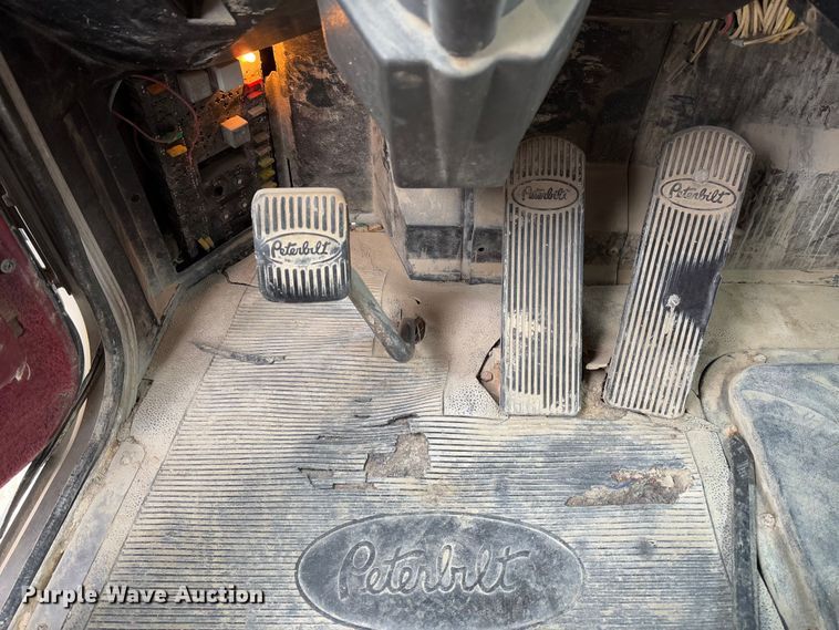 image for item FB3150 1989 Peterbilt 378 dump truck