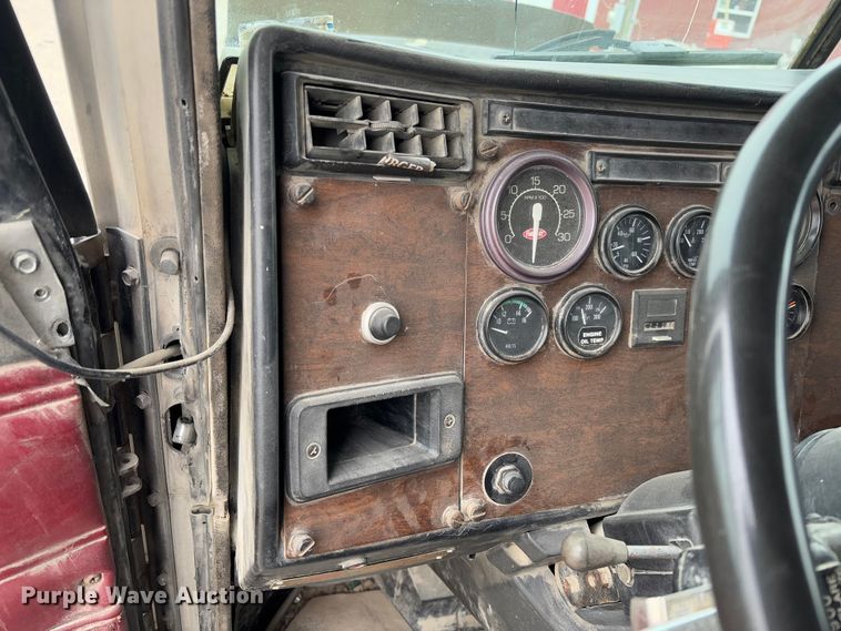 image for item FB3150 1989 Peterbilt 378 dump truck