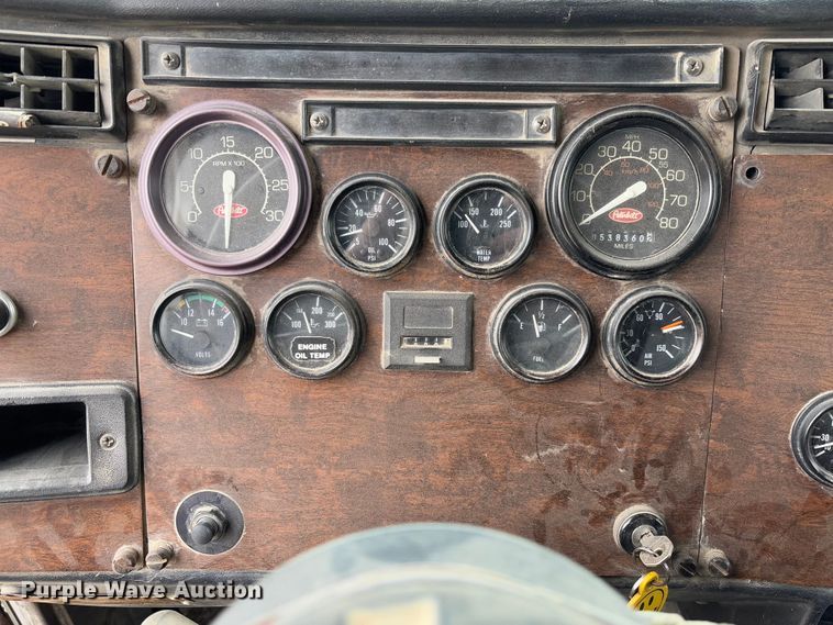 image for item FB3150 1989 Peterbilt 378 dump truck