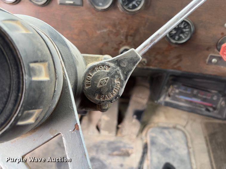 image for item FB3150 1989 Peterbilt 378 dump truck