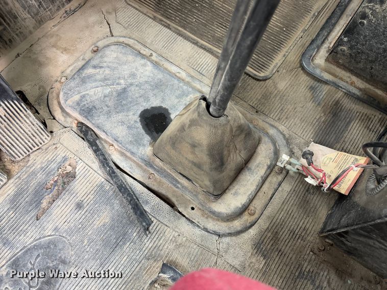 image for item FB3150 1989 Peterbilt 378 dump truck