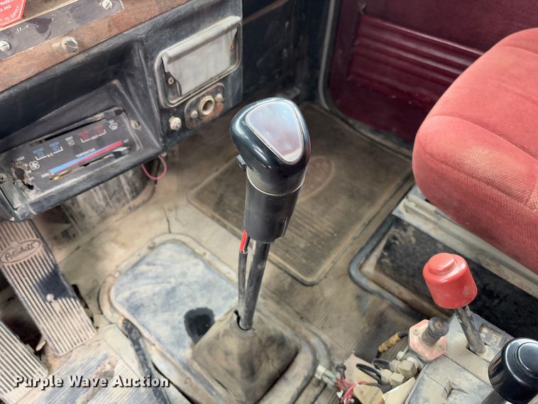 image for item FB3150 1989 Peterbilt 378 dump truck