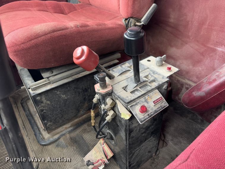 image for item FB3150 1989 Peterbilt 378 dump truck