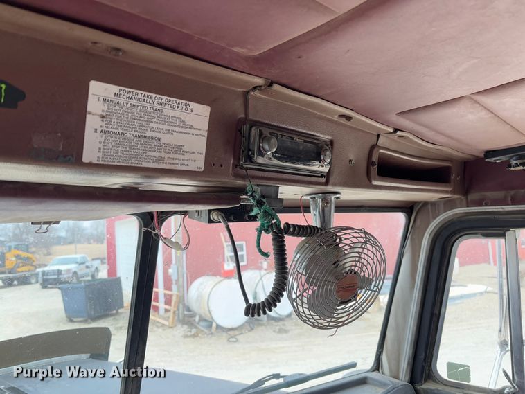 image for item FB3150 1989 Peterbilt 378 dump truck