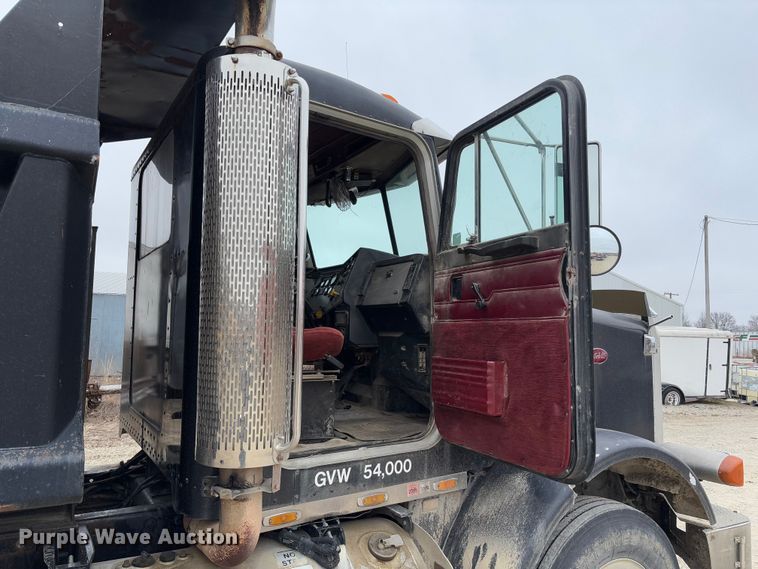 image for item FB3150 1989 Peterbilt 378 dump truck