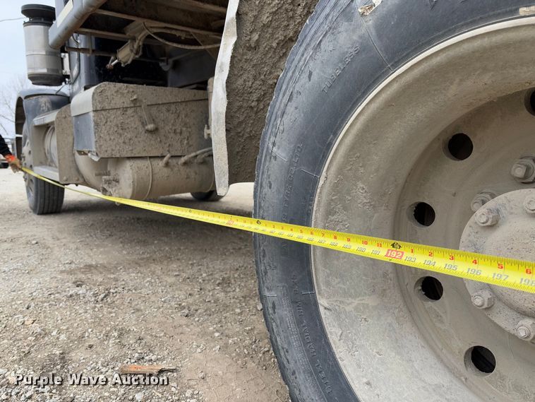 image for item FB3150 1989 Peterbilt 378 dump truck