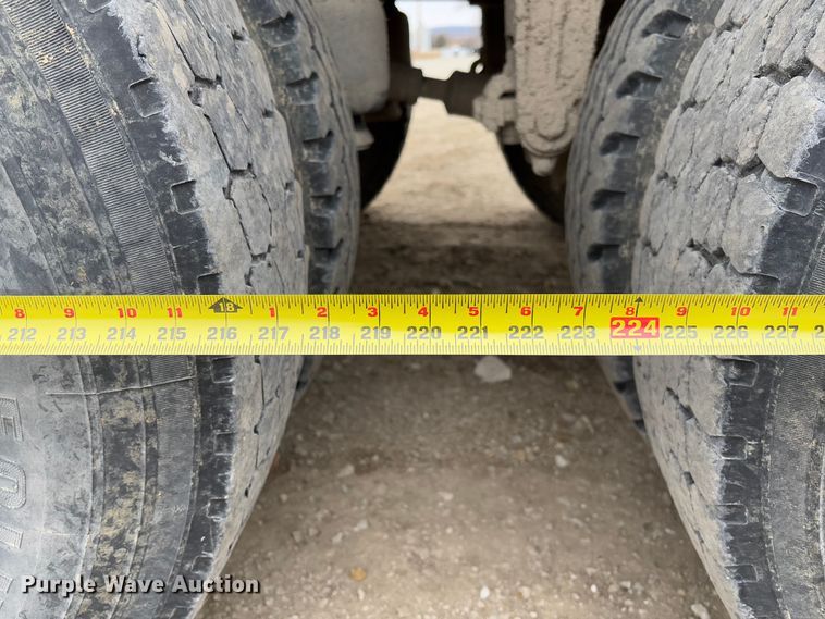 image for item FB3150 1989 Peterbilt 378 dump truck