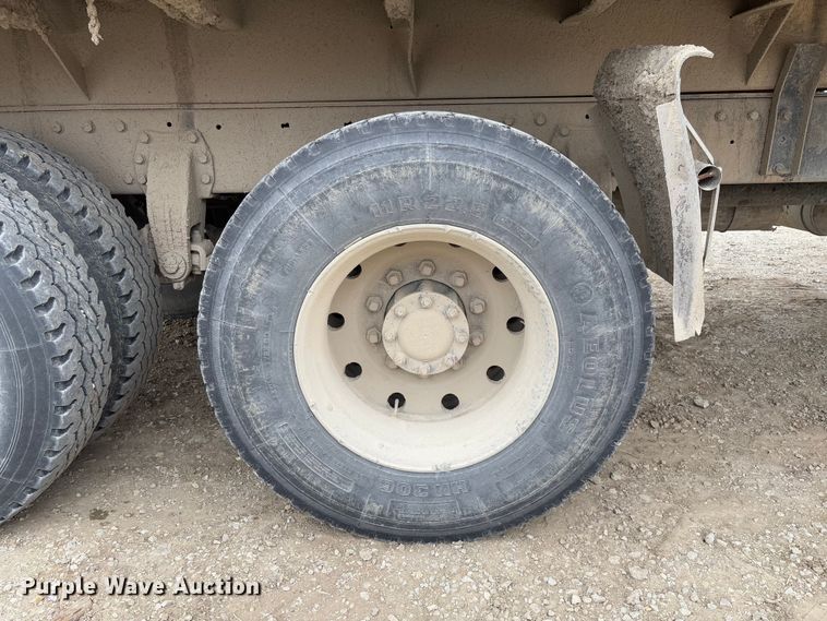 image for item FB3150 1989 Peterbilt 378 dump truck