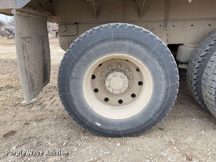 image for item FB3150 1989 Peterbilt 378 dump truck