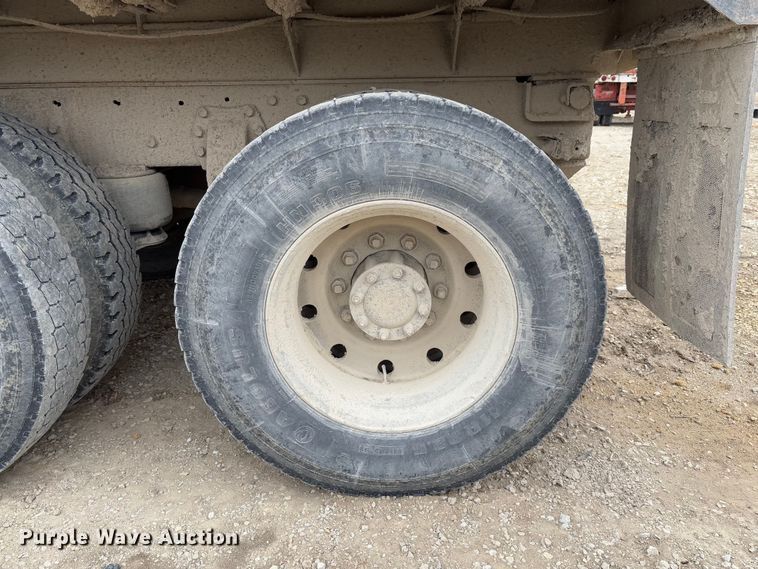 image for item FB3150 1989 Peterbilt 378 dump truck