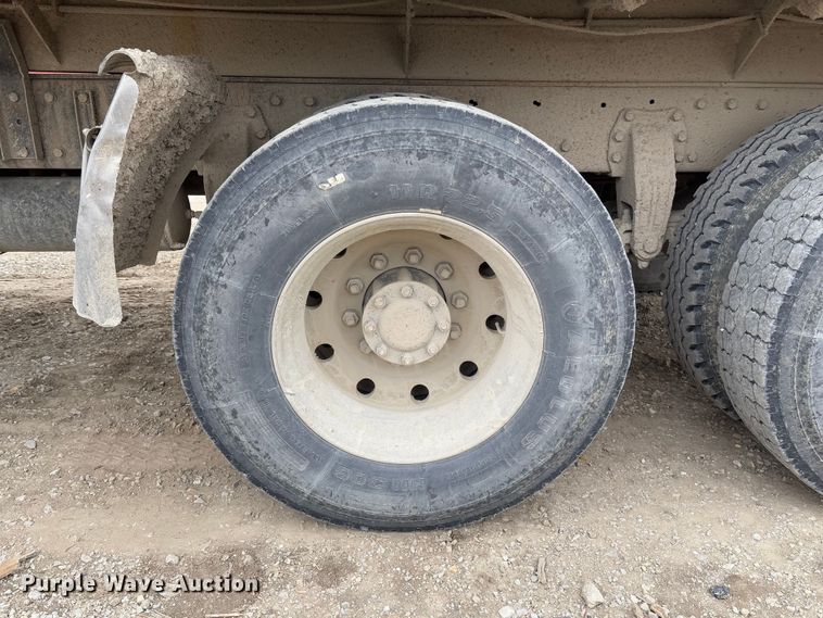 image for item FB3150 1989 Peterbilt 378 dump truck