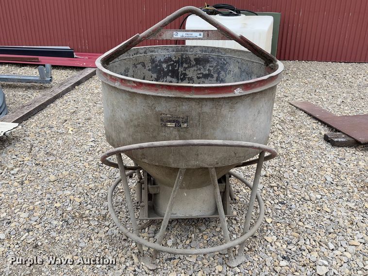 image for item FB3152 Gar-Bro 413R crane concrete bucket