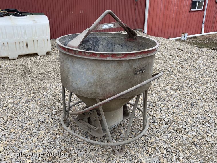 image for item FB3152 Gar-Bro 413R crane concrete bucket