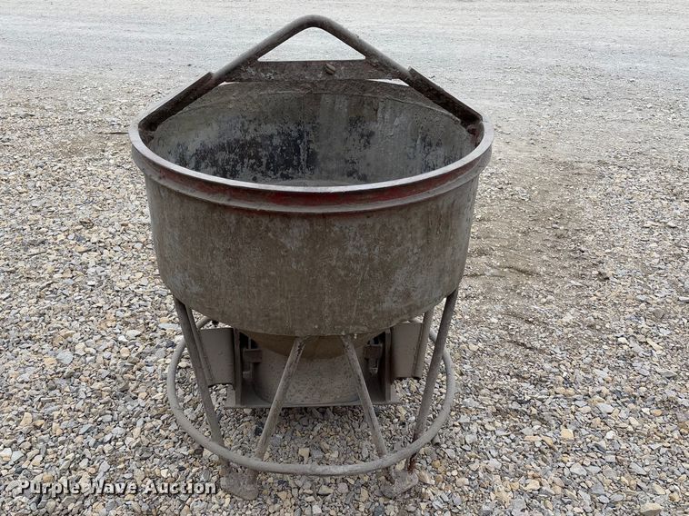 image for item FB3152 Gar-Bro 413R crane concrete bucket