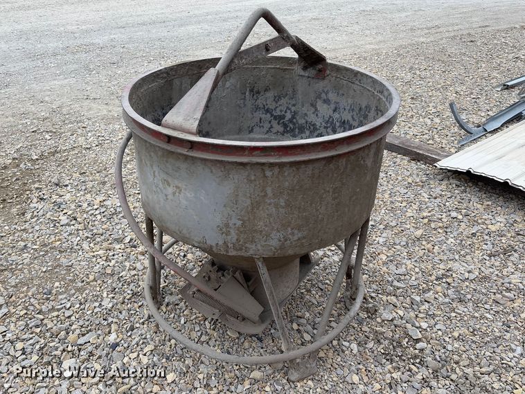 image for item FB3152 Gar-Bro 413R crane concrete bucket