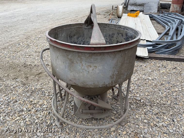 image for item FB3152 Gar-Bro 413R crane concrete bucket