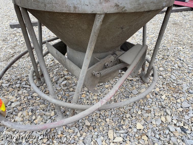 image for item FB3152 Gar-Bro 413R crane concrete bucket