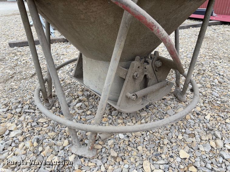 image for item FB3152 Gar-Bro 413R crane concrete bucket