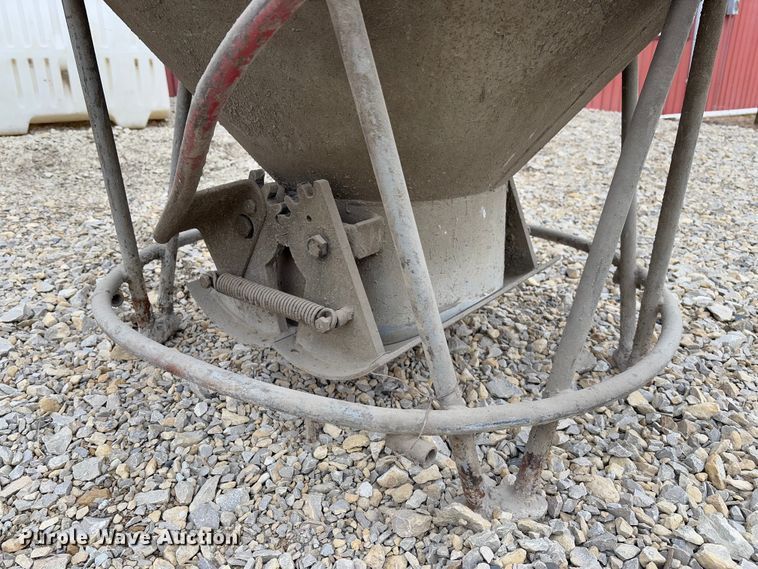 image for item FB3152 Gar-Bro 413R crane concrete bucket