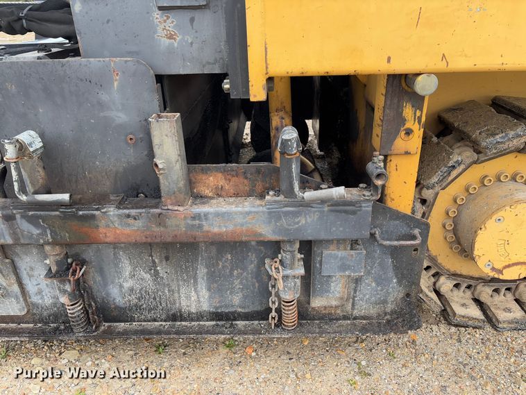 image for item FB3171 2001 Caterpillar AP-650B paver