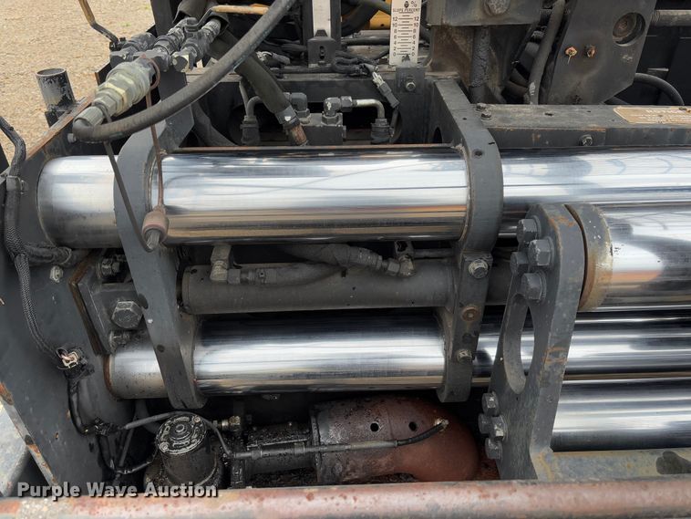 image for item FB3171 2001 Caterpillar AP-650B paver