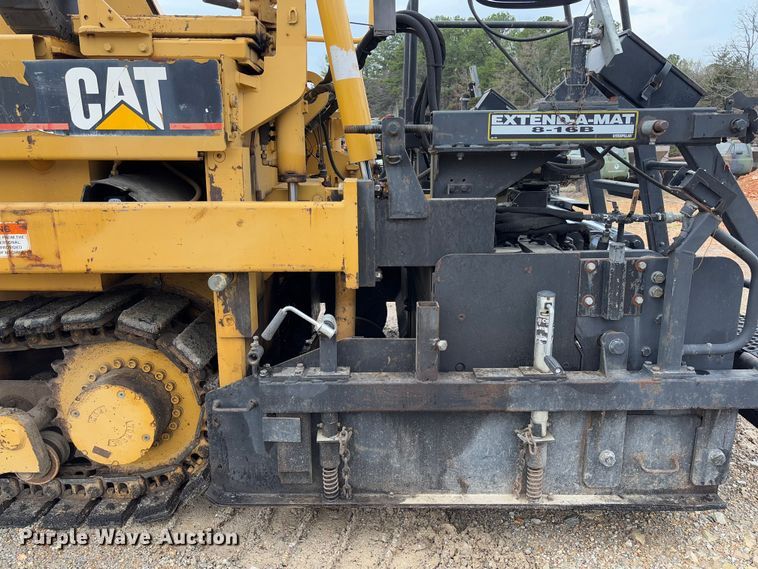 image for item FB3171 2001 Caterpillar AP-650B paver