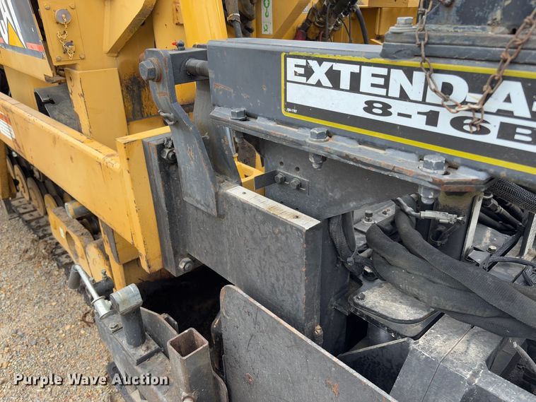 image for item FB3171 2001 Caterpillar AP-650B paver