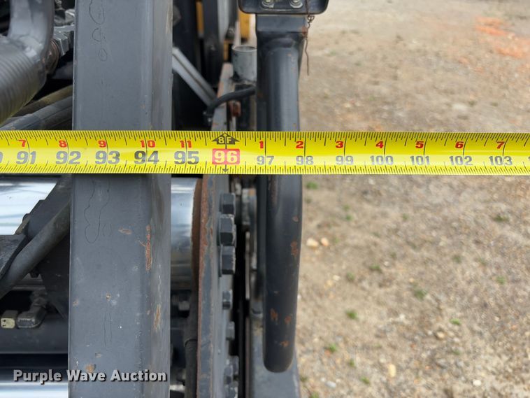 image for item FB3171 2001 Caterpillar AP-650B paver