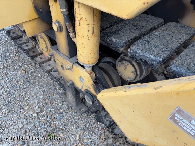 image for item FB3171 2001 Caterpillar AP-650B paver
