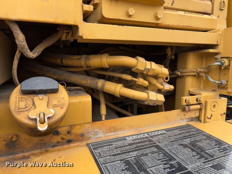image for item FB3171 2001 Caterpillar AP-650B paver