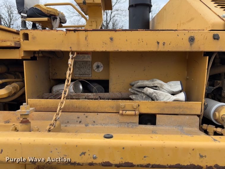 image for item FB3171 2001 Caterpillar AP-650B paver