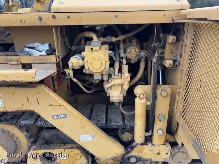 image for item FB3171 2001 Caterpillar AP-650B paver