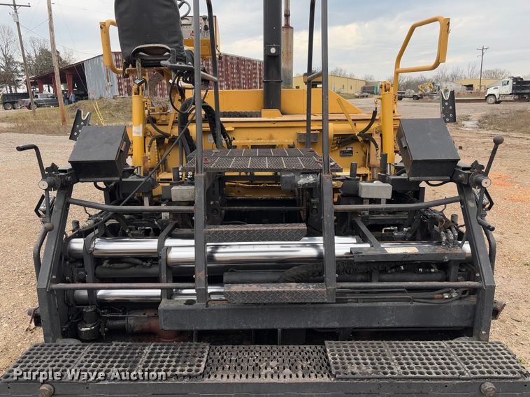 image for item FB3171 2001 Caterpillar AP-650B paver