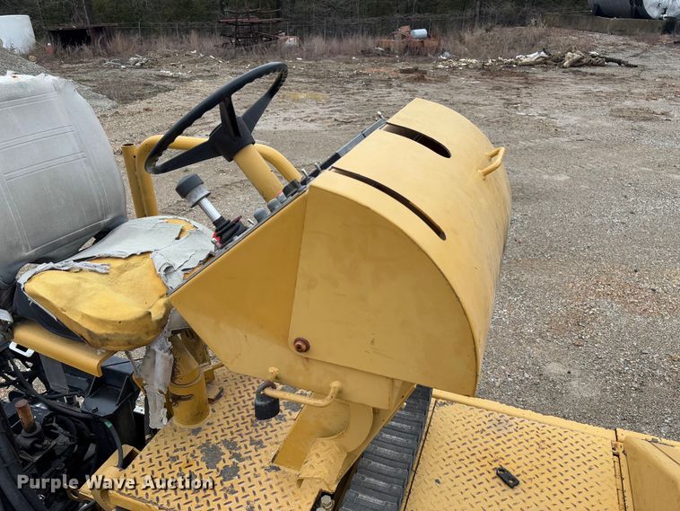 image for item FB3171 2001 Caterpillar AP-650B paver