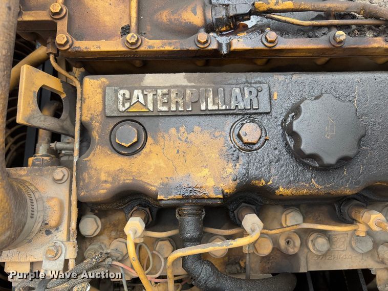 image for item FB3171 2001 Caterpillar AP-650B paver