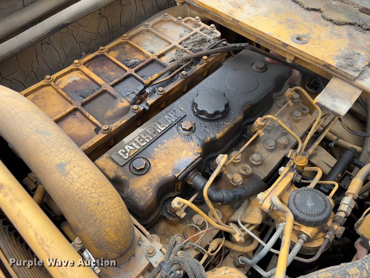 image for item FB3171 2001 Caterpillar AP-650B paver