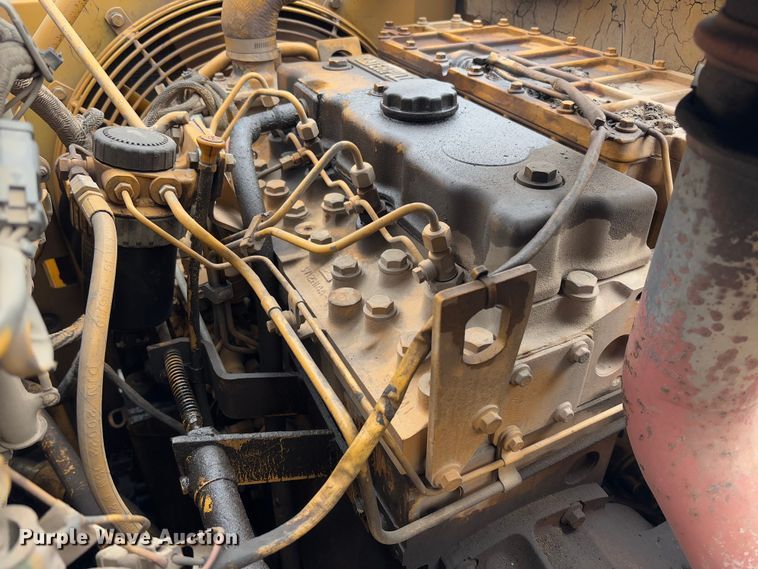 image for item FB3171 2001 Caterpillar AP-650B paver