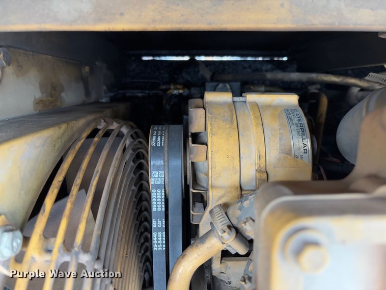 image for item FB3171 2001 Caterpillar AP-650B paver