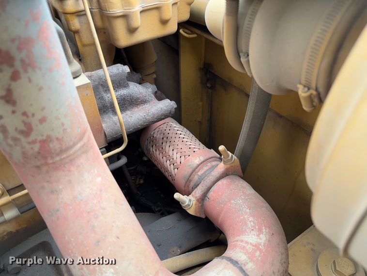 image for item FB3171 2001 Caterpillar AP-650B paver