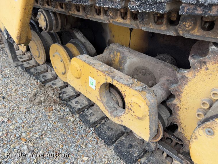 image for item FB3171 2001 Caterpillar AP-650B paver