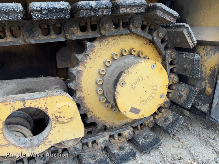 image for item FB3171 2001 Caterpillar AP-650B paver