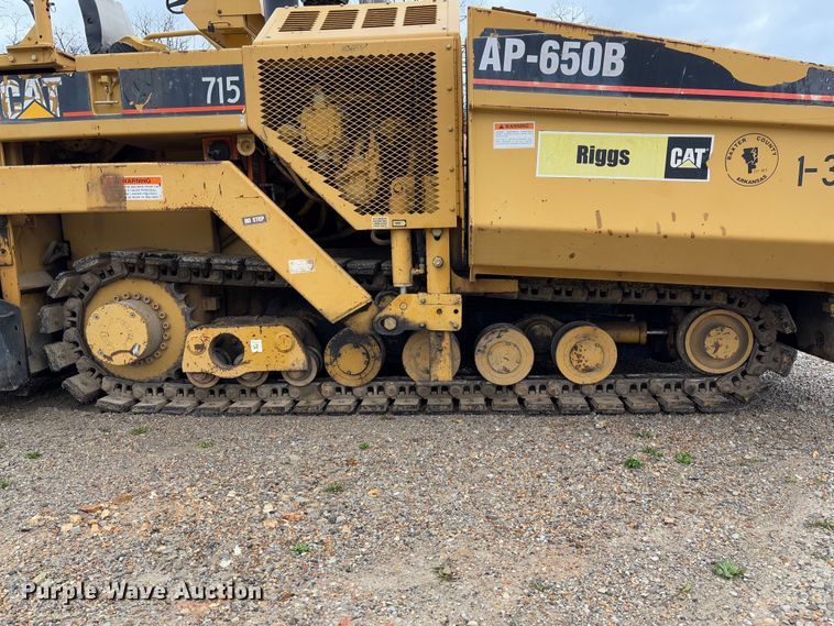image for item FB3171 2001 Caterpillar AP-650B paver