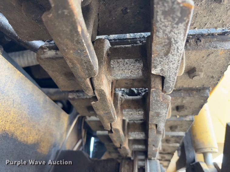 image for item FB3171 2001 Caterpillar AP-650B paver