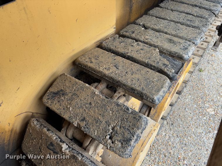 image for item FB3171 2001 Caterpillar AP-650B paver