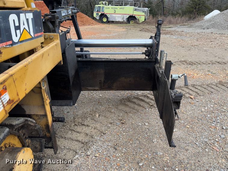 image for item FB3171 2001 Caterpillar AP-650B paver