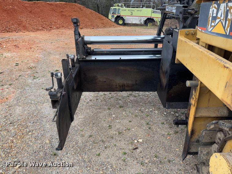 image for item FB3171 2001 Caterpillar AP-650B paver