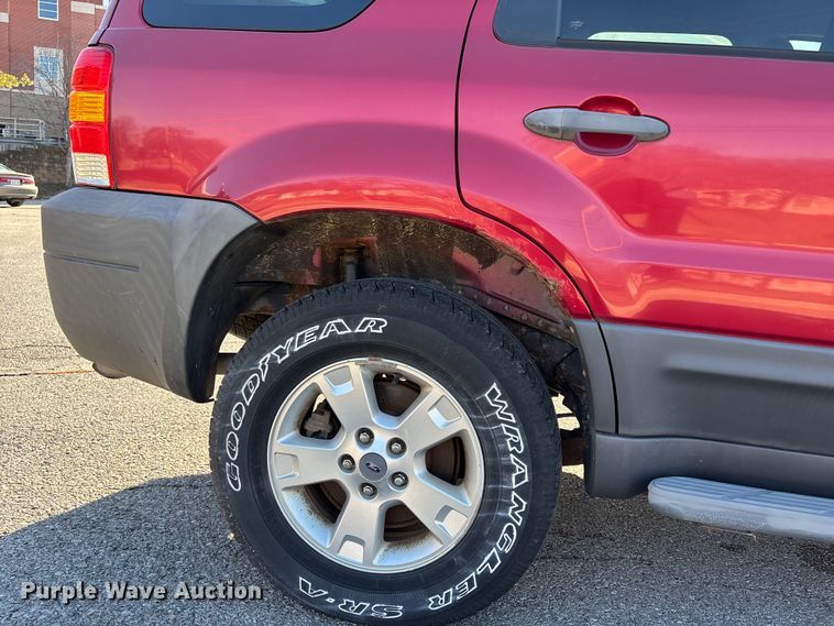 image for item FB3487 2006 Ford Escape XLT SUV