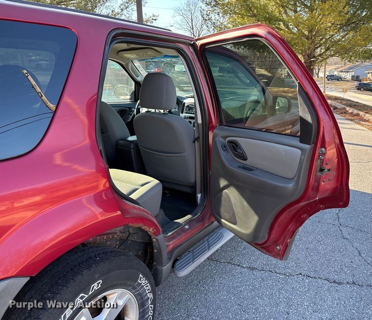 image for item FB3487 2006 Ford Escape XLT SUV