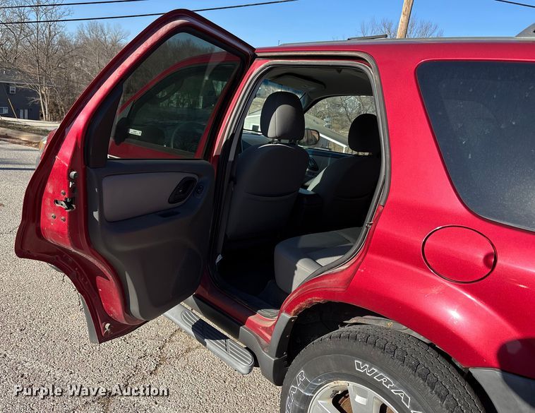 image for item FB3487 2006 Ford Escape XLT SUV